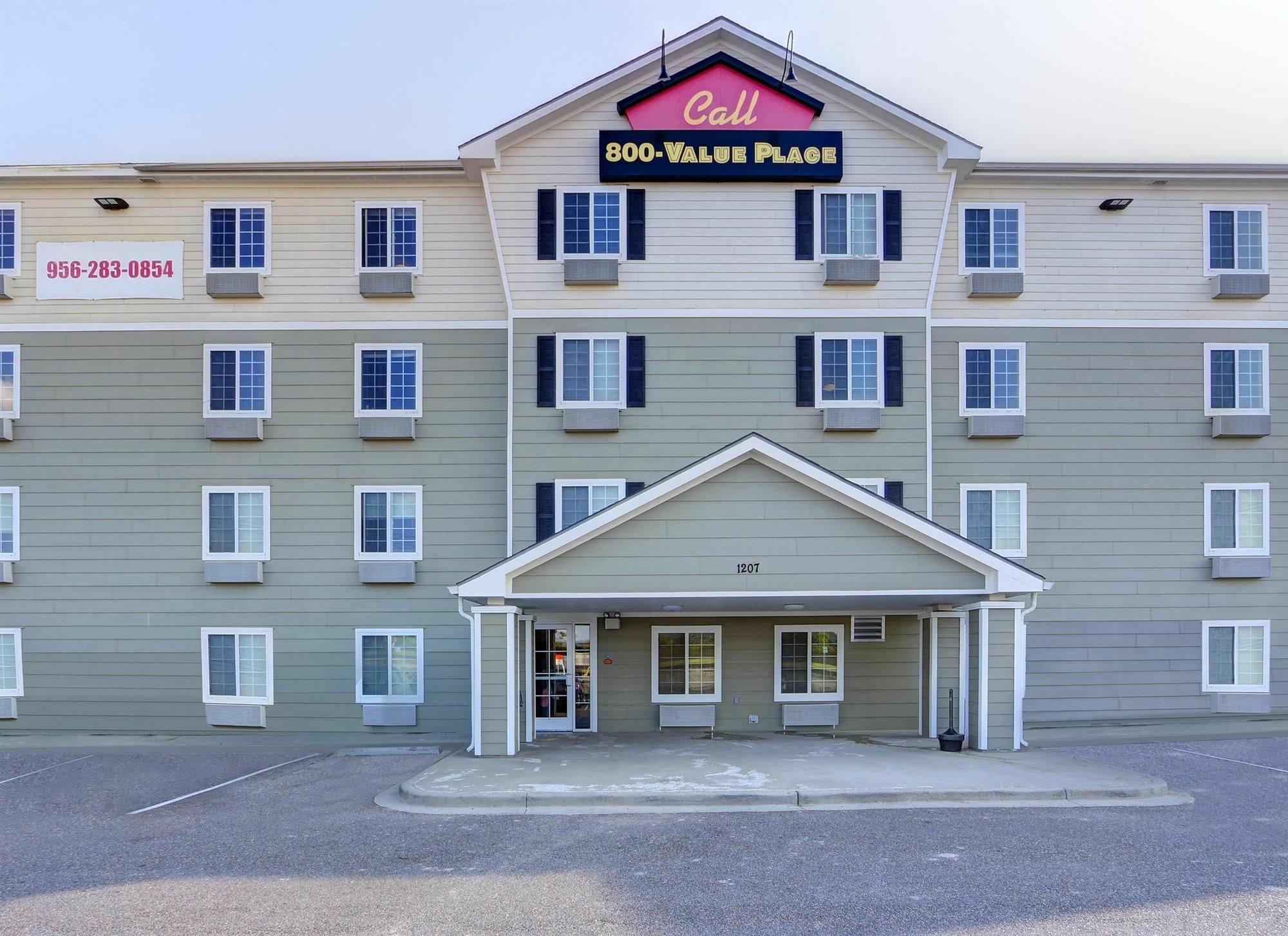 Woodspring Suites Фар Екстериор снимка